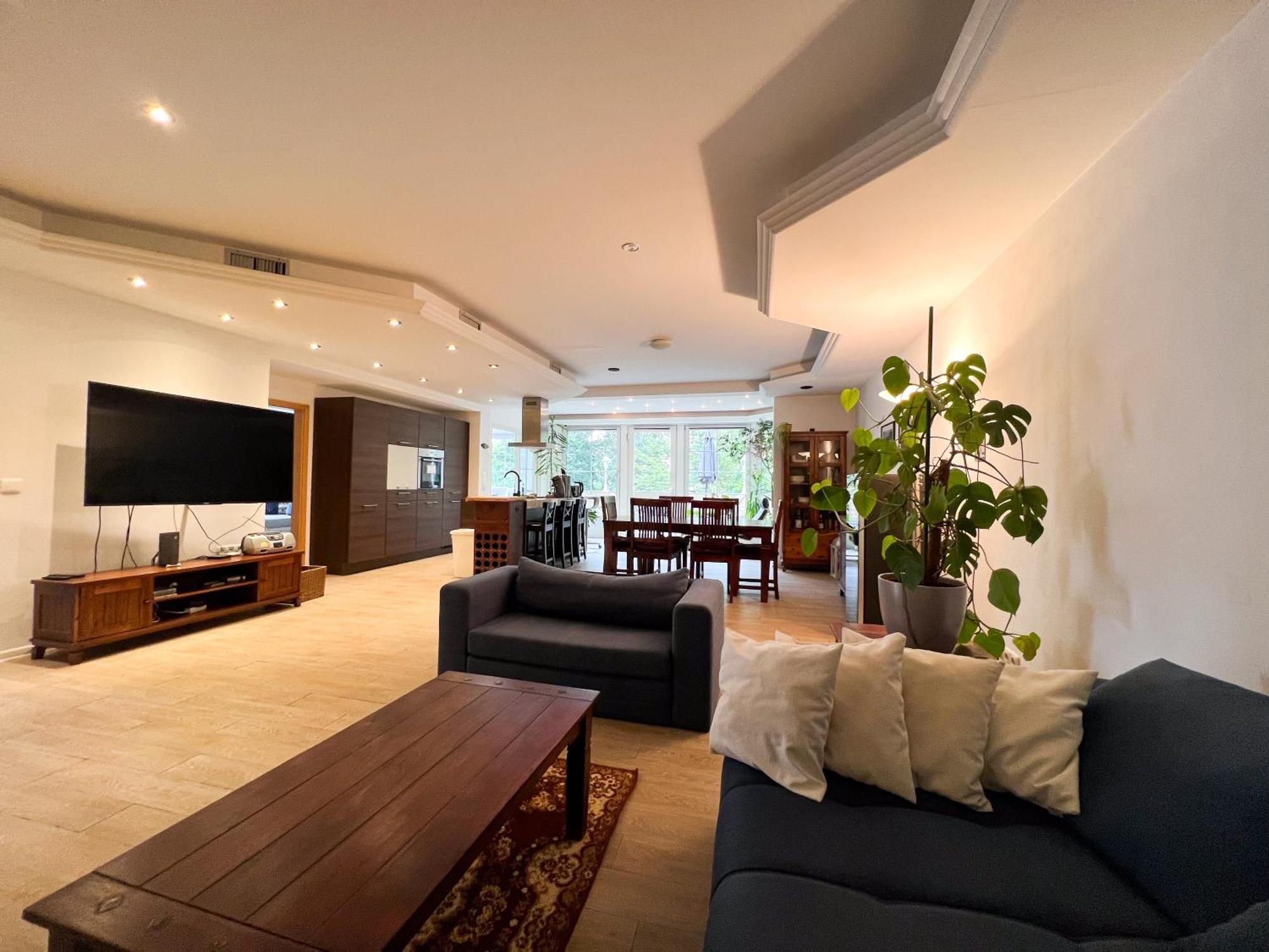 Grosse & Voll Ausgestattete Apartments, Studios, Doppelzimmer, Workspace, Parkplatz, Netflix, Prime & Schnelles Wifi In Ruhiger Lage Mit Garten Rudolstadt Exterior photo